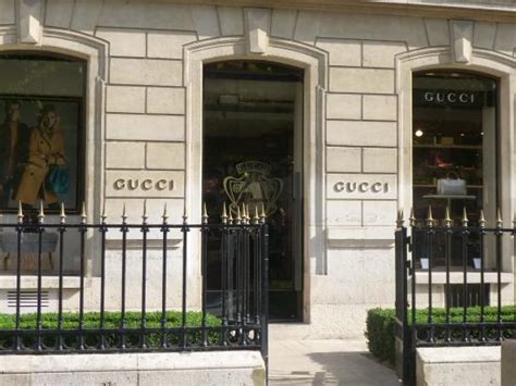 gucci champs elysees|gucci montaigne paris.